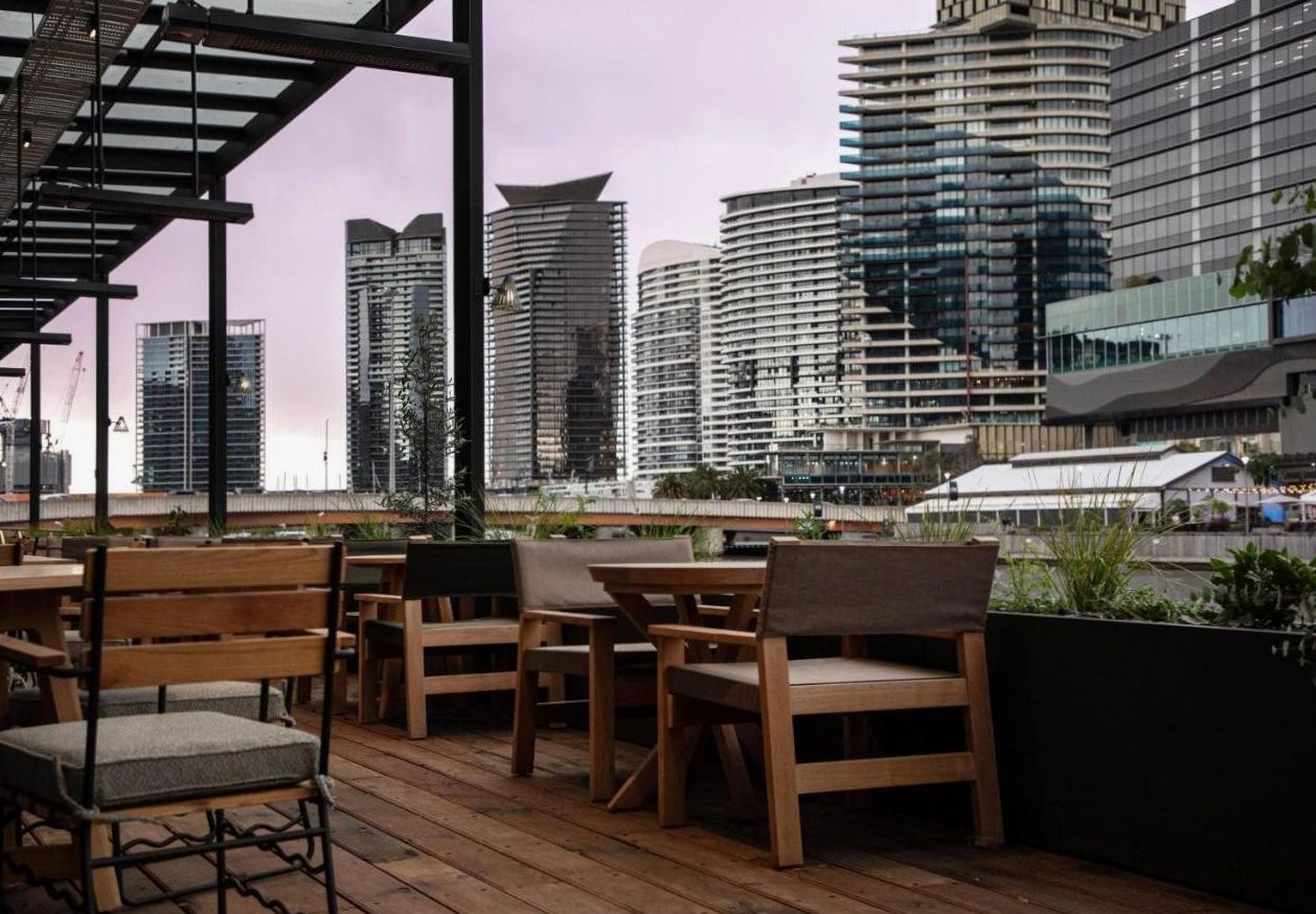 Private environment lounge